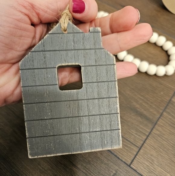 NIP Rustic "Home" Sign with Beaded Garland & Wooden Home Decor - Picture 11 of 12